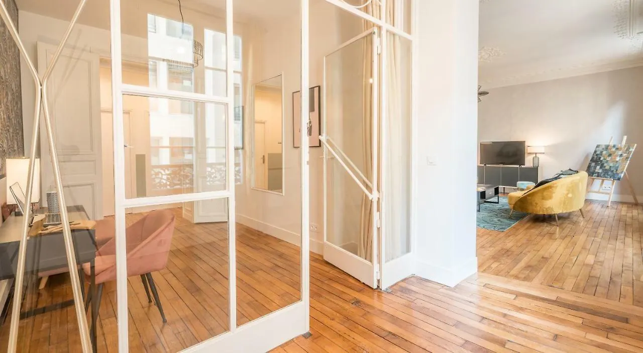 Apart-hotel Milestay Charmants Passages Paris